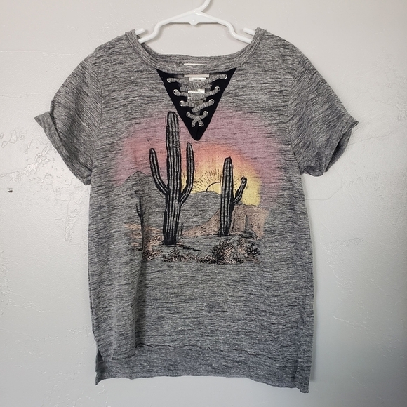 Daytrip Girls Youth Medium Grey Short Sleeve Shirt Cactus Graphic Lace Up V-neck - Picture 1 of 6